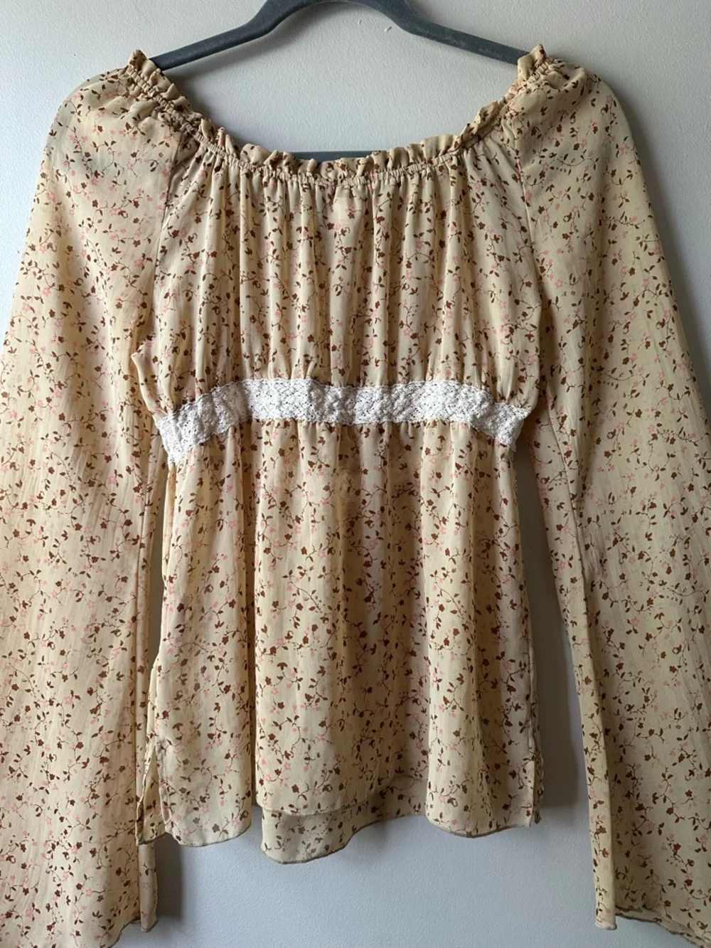 Guess Jeans Boho Peasant Blouse Cottagecore Whimsical Cream Lace Trim Size S - Picture 8 of 11